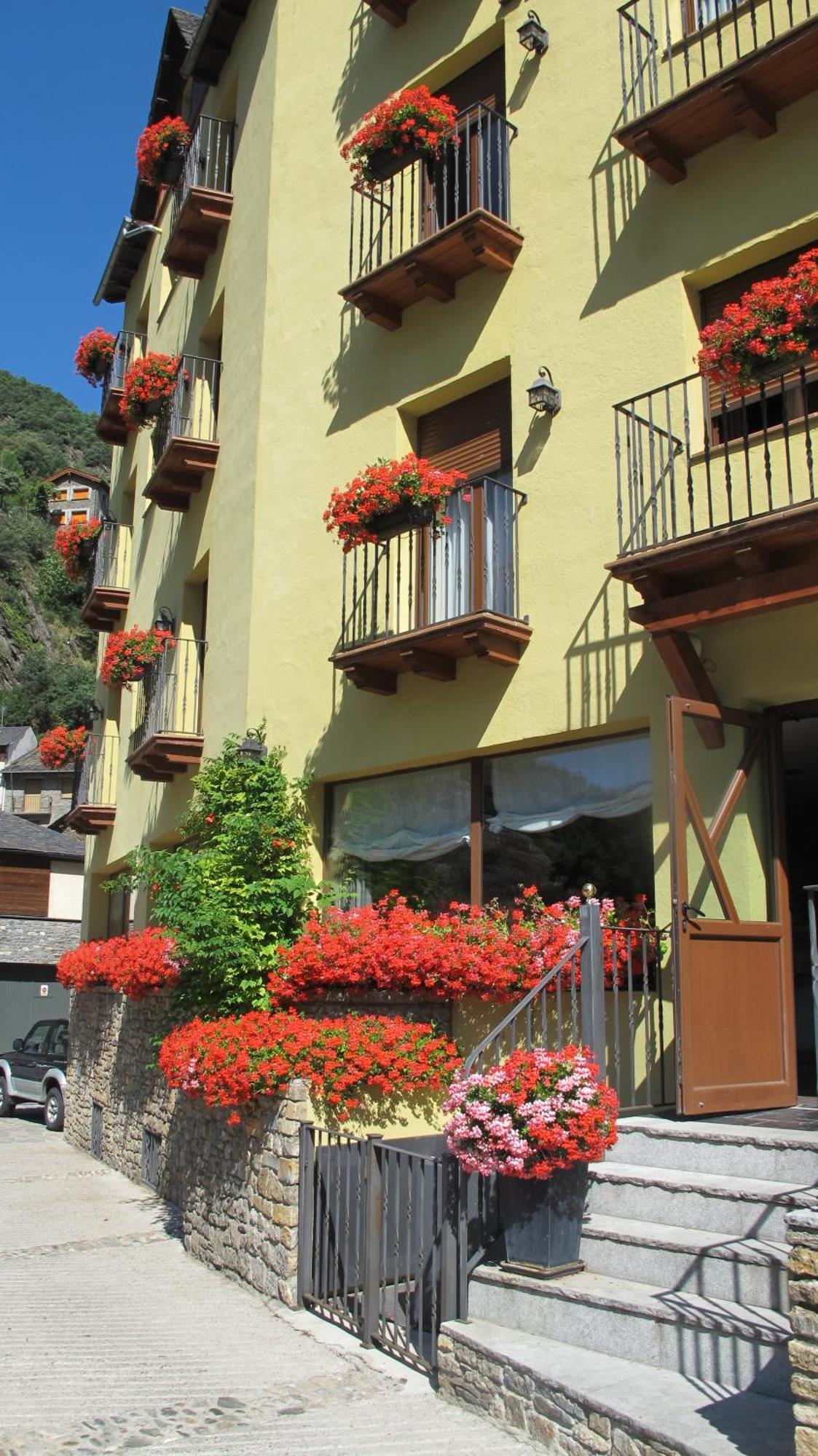 Hotel De Rei Llavorsí Exteriör bild