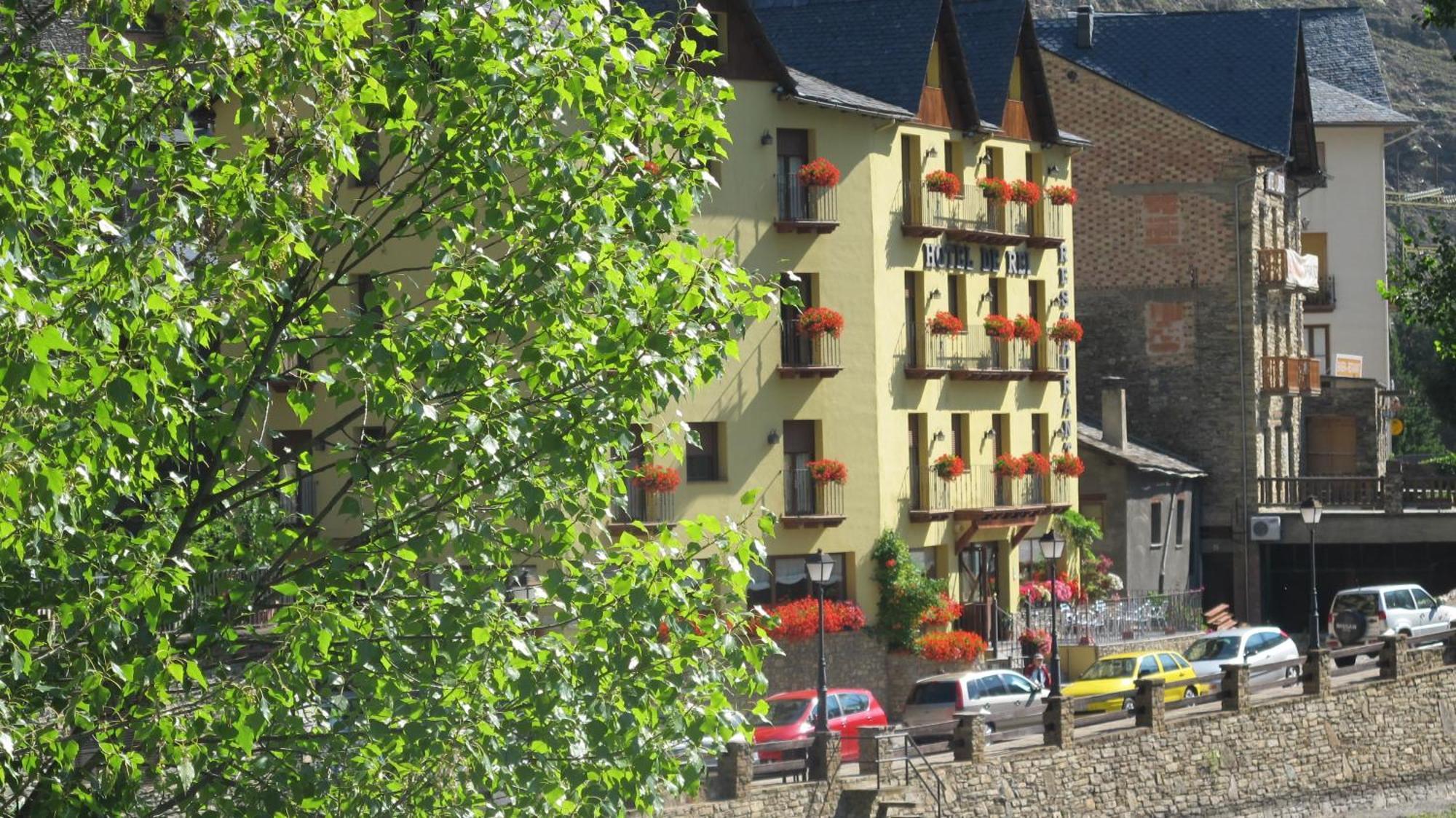 Hotel De Rei Llavorsí Exteriör bild