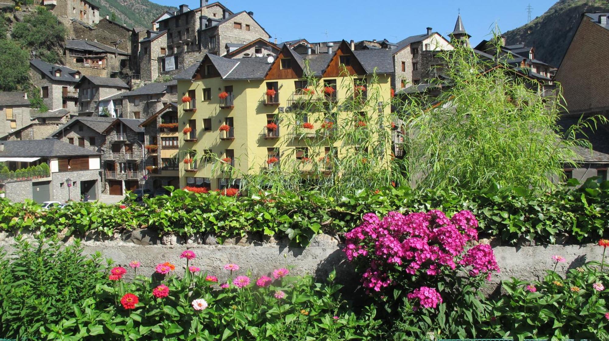 Hotel De Rei Llavorsí Exteriör bild
