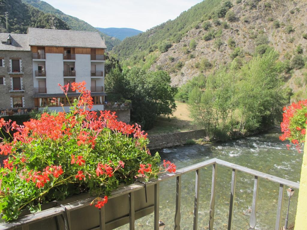 Hotel De Rei Llavorsí Exteriör bild